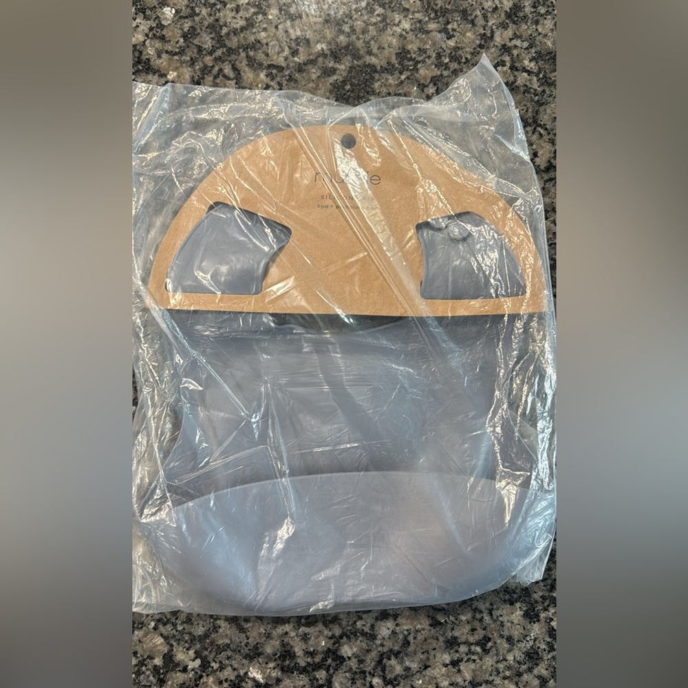 Mushie silicone bib in tradewinds color